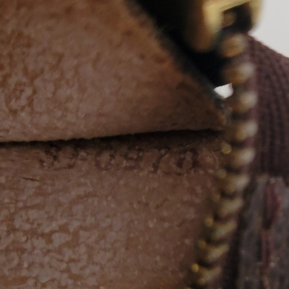 Louis Vuitton  Monogram Pouch With Box - Picture 11 of 13